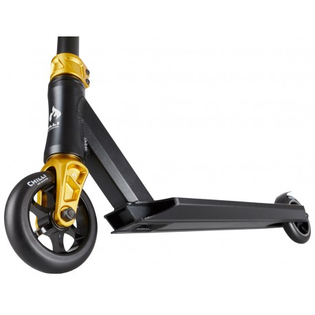 Chilli Scooter Complete Pro 5000 Blacky Black/Gold 2022 - Freestyle Scooter Complete